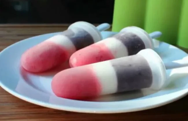 Recipes, Dinners and Easy Meal Ideas – Red, White, and Booze Ice Pops