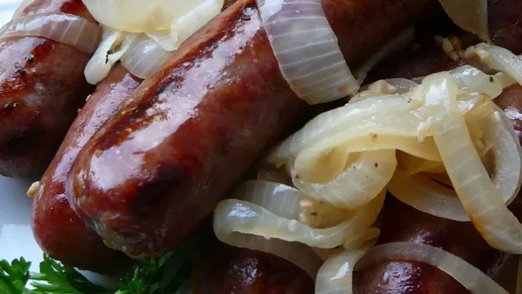 How to Make the Perfect Sheboygan Grilled Brats: Step-by-Step Recipe