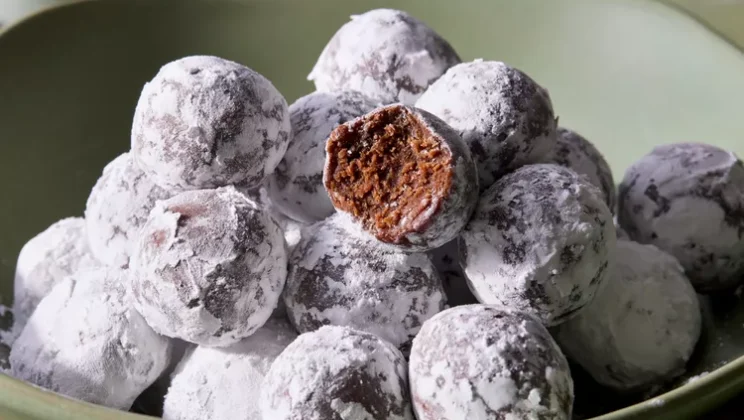 How to Make The Best Rum Balls (Easy Recipe Step-by-Step)