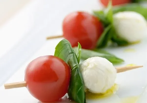 Trending Recipe: How to Make Caprese on a Stick Step-by-Step