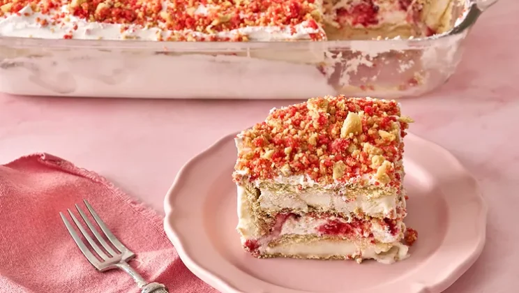 Simple and Delicious Strawberry Shortcake Ice Cream Cake Recipe for Beginners
